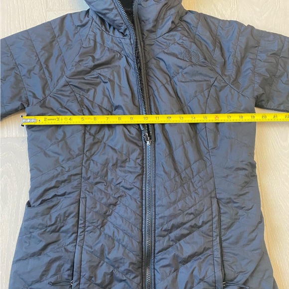 The North Face Women’s Mossbud Insulated Reversible Parka size Medium - Picture 10 of 16